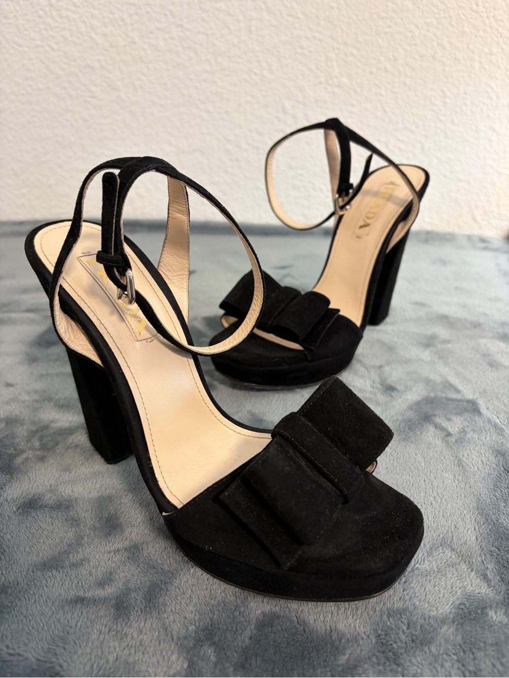 Authentic Prada Black Suede Platform Sandals with Bow Embellishment Sz 37 US 7